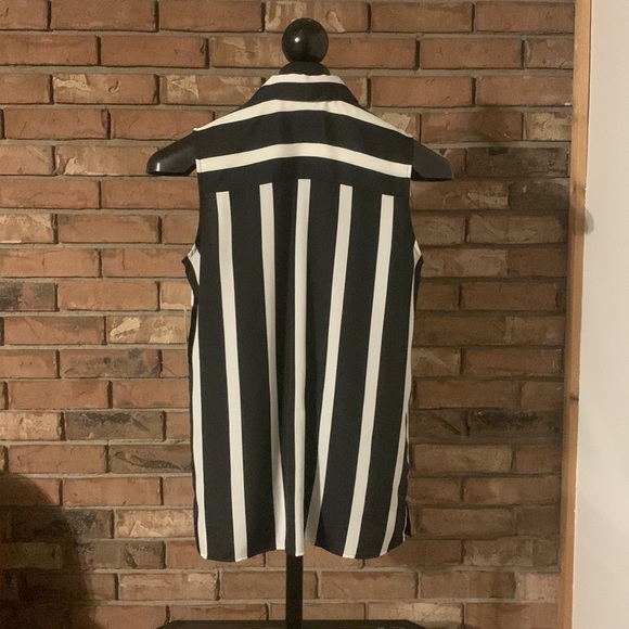 NWT Bar III size small Sleeveless Button Down Top Stripped Black and White - Picture 8 of 12